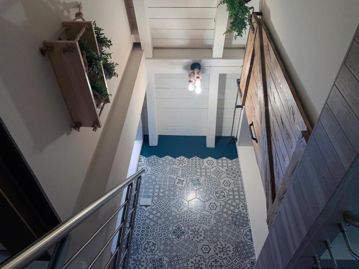 Charming Attic Apartment With Balcony & Swimming Pool ديسينسانو ديل غاردا المظهر الخارجي الصورة
