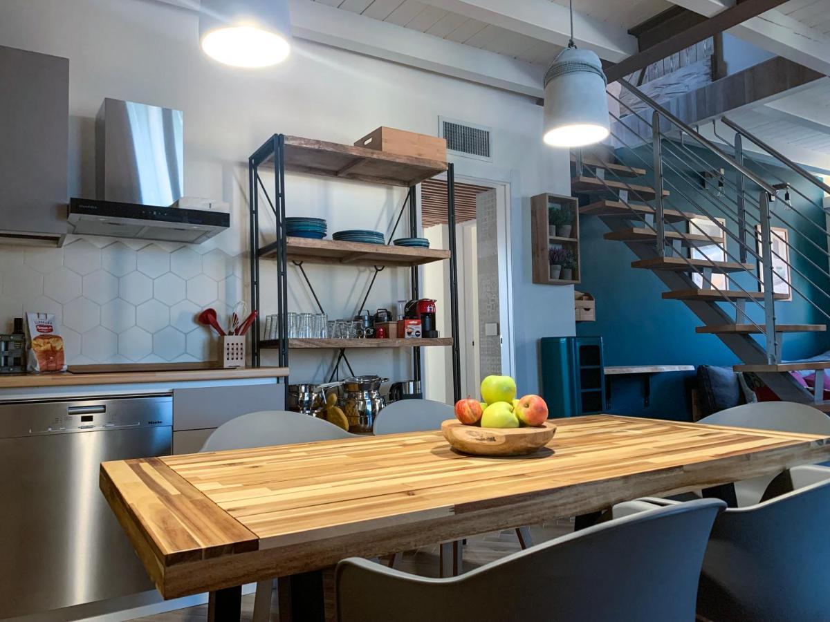 Charming Attic Apartment With Balcony & Swimming Pool ديسينسانو ديل غاردا المظهر الخارجي الصورة